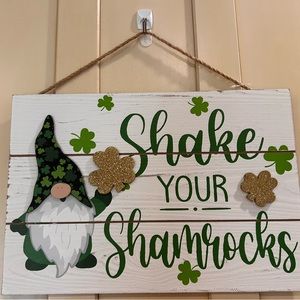 3D style Gnome Shamrock Wall Decor